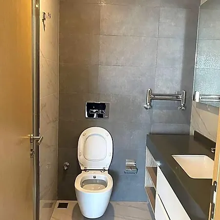 Luxury Residential Flat In Ξενοδοχείο 3*